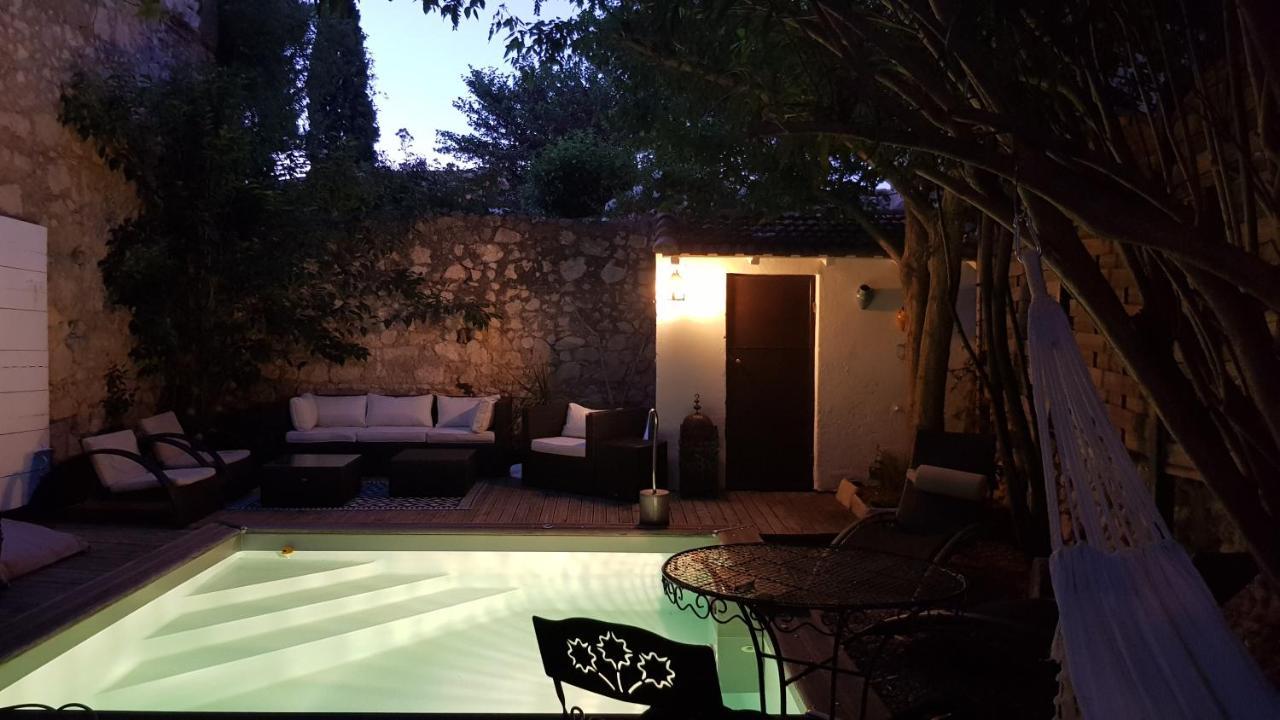 La Demeure Du Pressoir Bed & Breakfast Cuxac-dʼAude Dış mekan fotoğraf