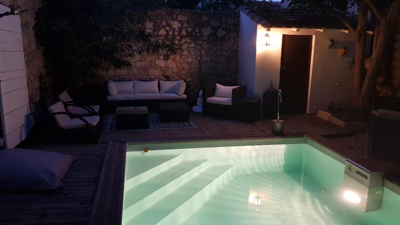 La Demeure Du Pressoir Bed & Breakfast Cuxac-dʼAude Dış mekan fotoğraf