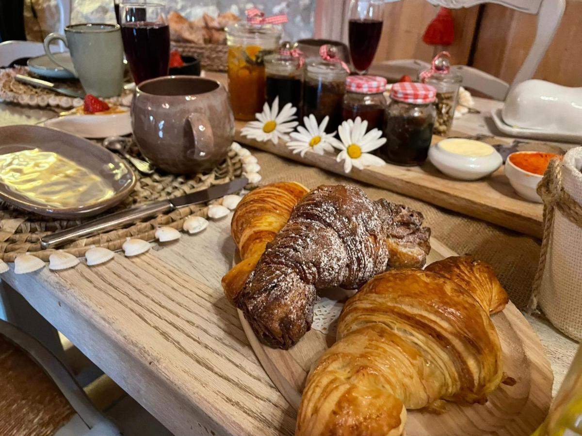 La Demeure Du Pressoir Bed & Breakfast Cuxac-dʼAude Dış mekan fotoğraf
